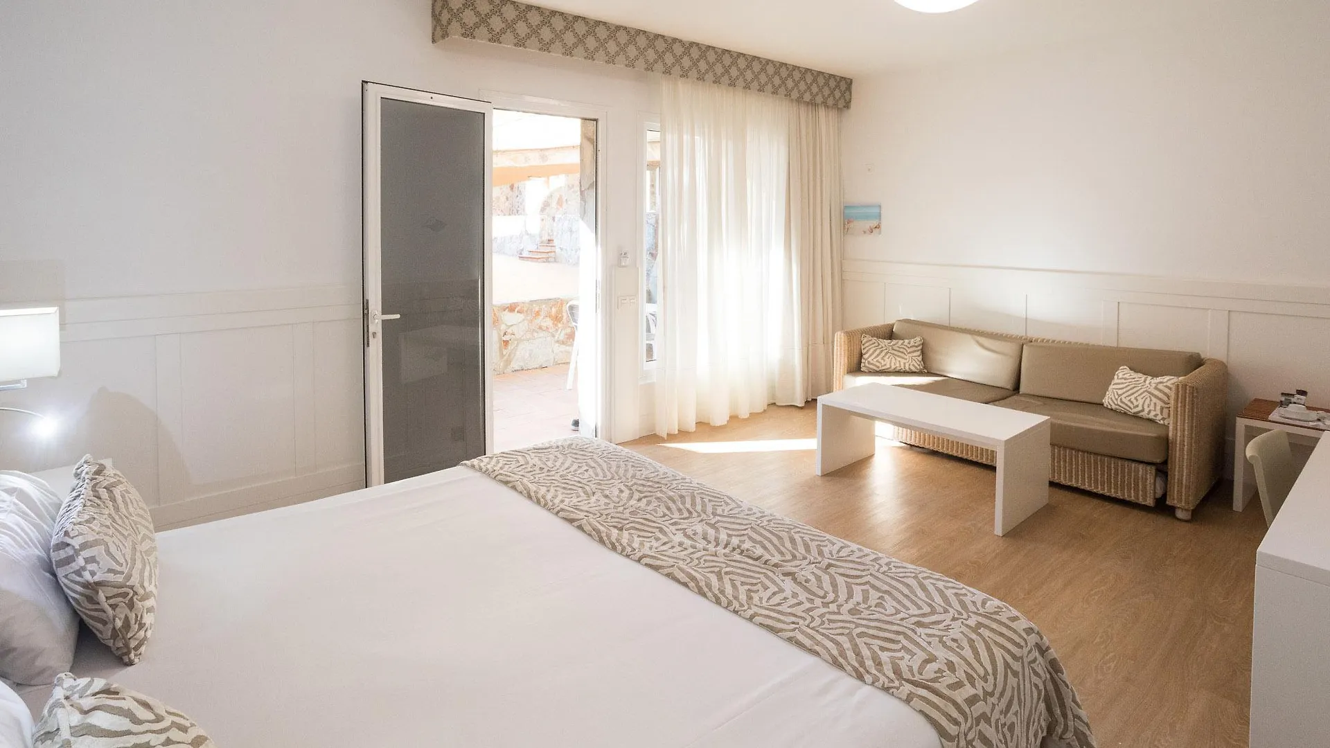Hotel Arena Suite Corralejo 4*,  Spain