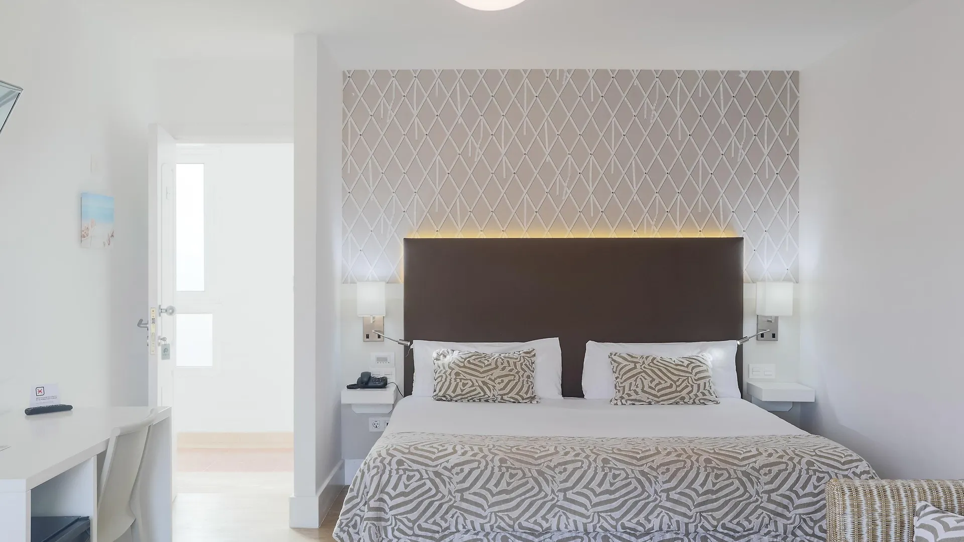Hotel Arena Suite Corralejo 4*,